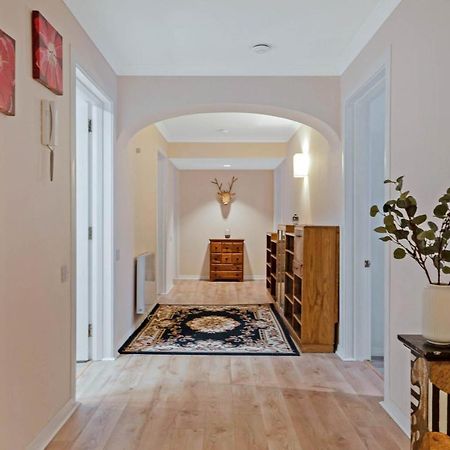Elegant & Unique Getaway - Spacious 3 Bedroom, 2 Bathroom City Centre Apartment - Free Allocated Parking. Edinburg Exteriör bild