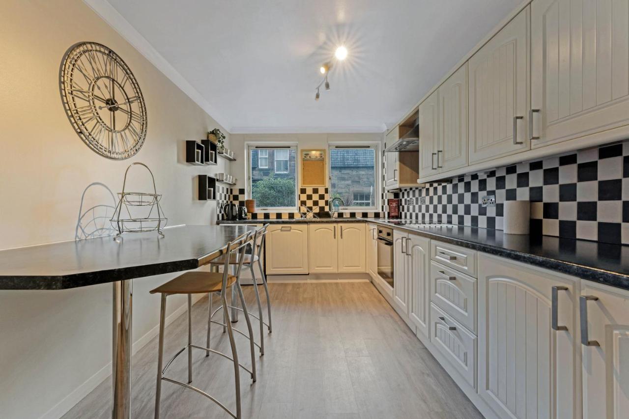 Elegant & Unique Getaway - Spacious 3 Bedroom, 2 Bathroom City Centre Apartment - Free Allocated Parking. Edinburg Exteriör bild