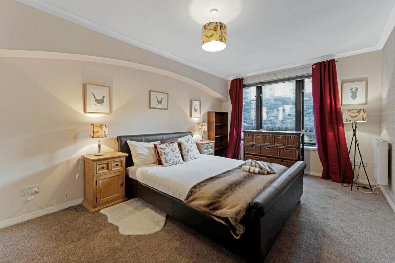 Elegant & Unique Getaway - Spacious 3 Bedroom, 2 Bathroom City Centre Apartment - Free Allocated Parking. Edinburg Exteriör bild