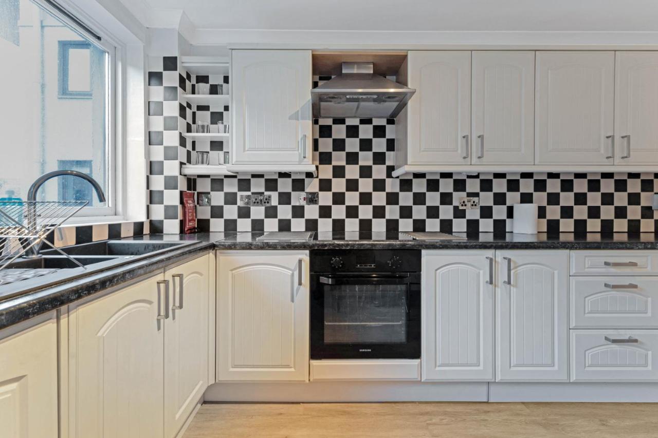 Elegant & Unique Getaway - Spacious 3 Bedroom, 2 Bathroom City Centre Apartment - Free Allocated Parking. Edinburg Exteriör bild