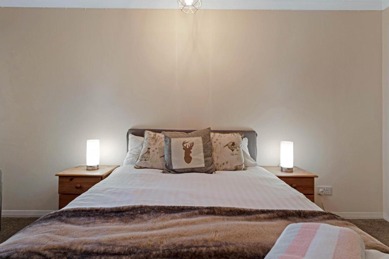 Elegant & Unique Getaway - Spacious 3 Bedroom, 2 Bathroom City Centre Apartment - Free Allocated Parking. Edinburg Exteriör bild